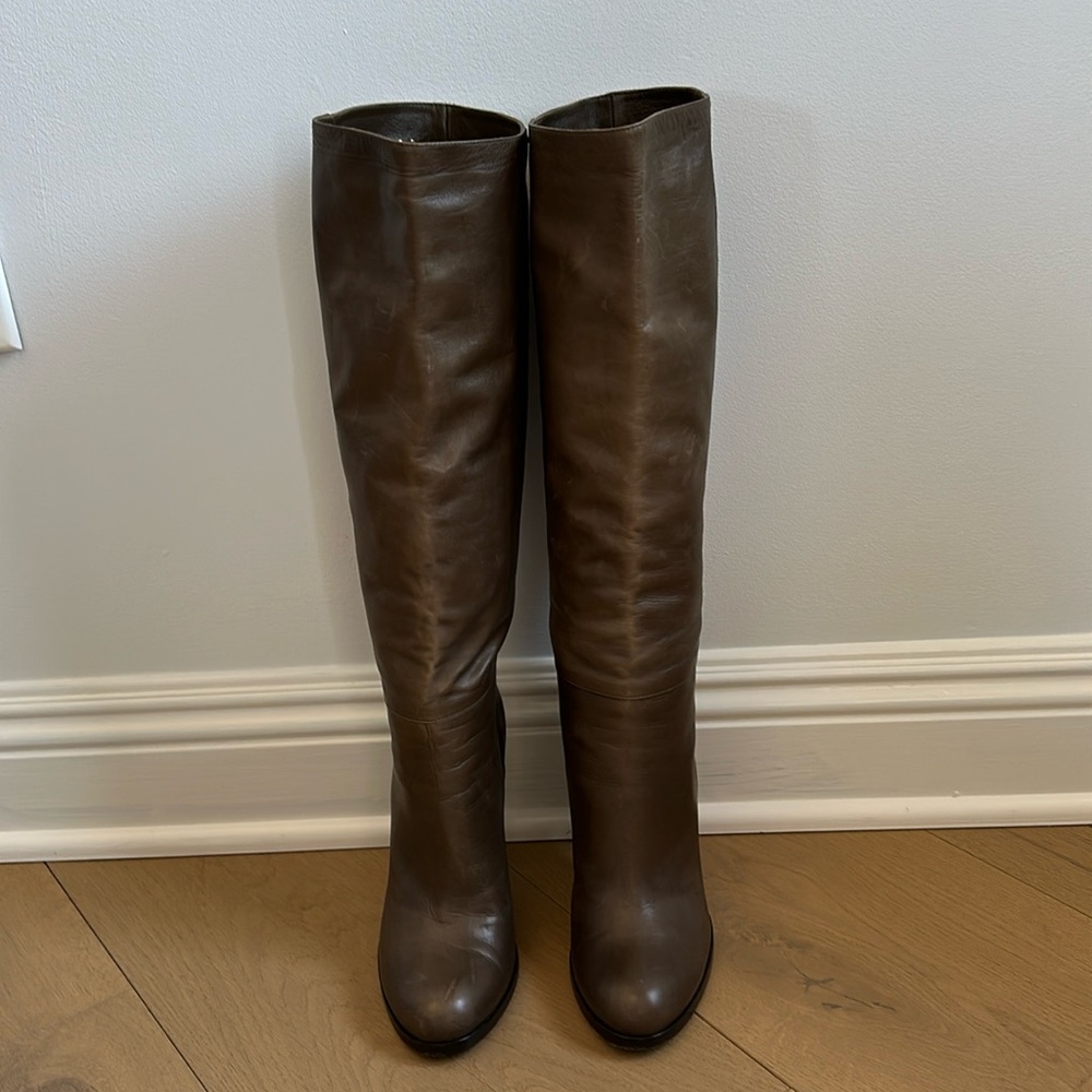 Gucci Olive Green Boots in size 8